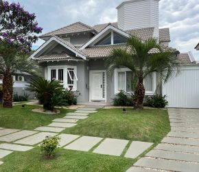 Casa no Bairro Jurerê Internacional em Florianópolis com 4 Dormitórios (3 suítes) e 250 m² - CA0265