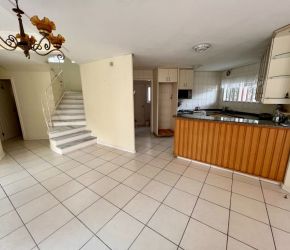 Casa no Bairro Jurerê Internacional em Florianópolis com 3 Dormitórios (1 suíte) e 200 m² - CA0255