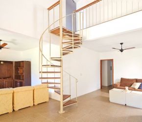 Casa no Bairro Jurerê Internacional em Florianópolis com 4 Dormitórios e 232 m² - CA0260