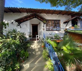 Casa no Bairro Lagoa da Conceição em Florianópolis com 3 Dormitórios (1 suíte) e 313 m² - CA0154-L