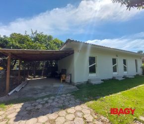 Casa no Bairro Lagoa da Conceição em Florianópolis com 3 Dormitórios (1 suíte) e 90 m² - 120993