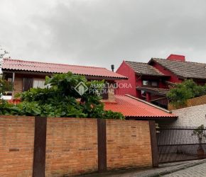 Casa no Bairro Lagoa da Conceição em Florianópolis com 3 Dormitórios - 460619