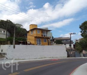 Casa no Bairro Lagoa da Conceição em Florianópolis com 3 Dormitórios (1 suíte) e 185 m² - 645383