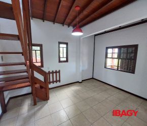 Casa no Bairro Morro das Pedras em Florianópolis com 4 Dormitórios (3 suítes) e 160 m² - 122514