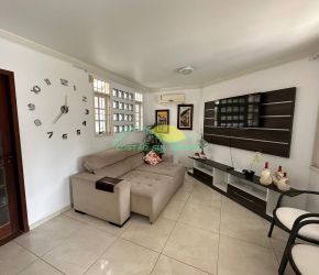 Casa no Bairro Morro das Pedras em Florianópolis com 3 Dormitórios (1 suíte) e 230 m² - CA0141_COSTAO