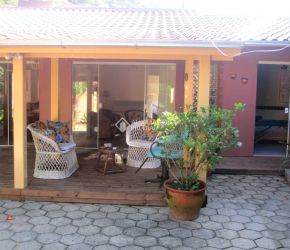 Casa no Bairro Pântano do Sul em Florianópolis com 5 Dormitórios (3 suítes) - 485079