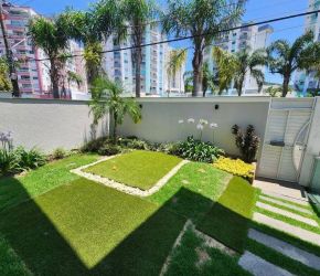 Casa no Bairro Parque São Jorge em Florianópolis com 3 Dormitórios (2 suítes) e 230 m² - CA0212-L