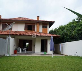 Casa no Bairro Praia Brava em Florianópolis com 3 Dormitórios (1 suíte) e 143 m² - 20822