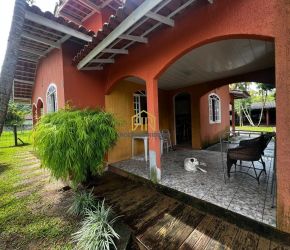 Casa no Bairro Ratones em Florianópolis com 3 Dormitórios - C264