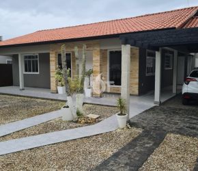 Casa no Bairro Ribeirão da Ilha em Florianópolis com 4 Dormitórios (2 suítes) e 220 m² - 426940