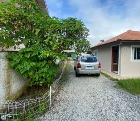 Casa no Bairro Ribeirão da Ilha em Florianópolis com 2 Dormitórios - 470836