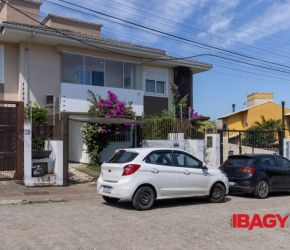 Casa no Bairro Rio Tavares em Florianópolis com 3 Dormitórios (1 suíte) - 123203