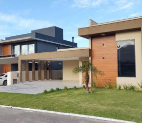 Casa no Bairro Rio Vermelho em Florianópolis com 3 Dormitórios (3 suítes) e 185 m² - CA0099