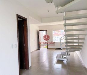 Casa no Bairro Rio Vermelho em Florianópolis com 2 Dormitórios (2 suítes) e 92 m² - CA0858