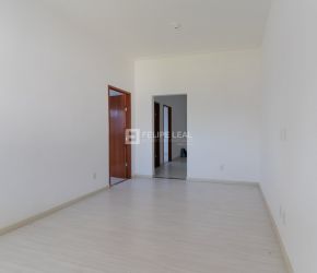 Casa no Bairro Rio Vermelho em Florianópolis com 3 Dormitórios (1 suíte) e 103 m² - 4250
