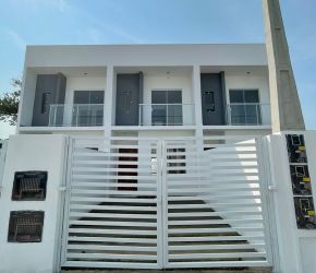 Casa no Bairro Rio Vermelho em Florianópolis com 2 Dormitórios (2 suítes) e 108 m² - 399