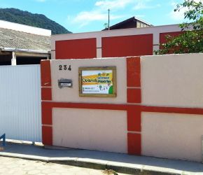 Casa no Bairro Rio Vermelho em Florianópolis com 3 Dormitórios (1 suíte) e 150 m² - 259