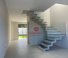 Casa no Bairro Rio Vermelho em Florianópolis com 2 Dormitórios (2 suítes) e 83 m² - CA0954