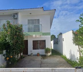 Casa no Bairro Rio Vermelho em Florianópolis com 2 Dormitórios (2 suítes) - 17777