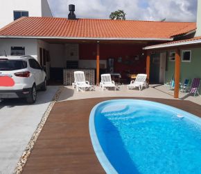 Casa no Bairro Rio Vermelho em Florianópolis com 3 Dormitórios (1 suíte) - 462819