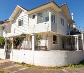 Casa no Bairro Santa Mônica em Florianópolis com 3 Dormitórios (2 suítes) - 390347