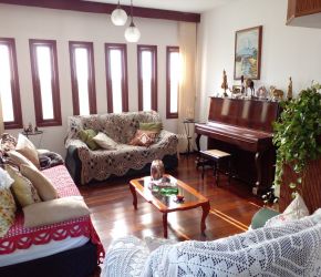 Casa no Bairro Santa Mônica em Florianópolis com 7 Dormitórios (3 suítes) - 422476