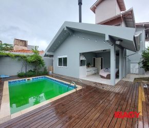 Casa no Bairro Santa Mônica em Florianópolis com 4 Dormitórios (2 suítes) e 200 m² - 122739
