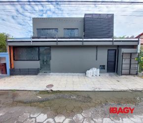 Casa no Bairro Santa Mônica em Florianópolis com 302 m² - 81495