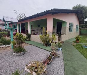 Casa no Bairro Tapera da Base em Florianópolis com 4 Dormitórios - 446082