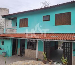 Casa no Bairro Tapera da Base em Florianópolis com 4 Dormitórios (1 suíte) - 428050