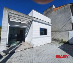 Casa no Bairro Tapera da Base em Florianópolis com 1 Dormitórios e 60 m² - 123211