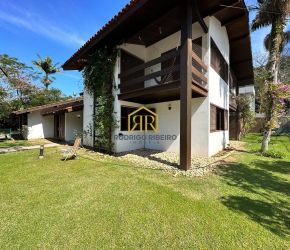Casa no Bairro Trindade em Florianópolis com 6 Dormitórios (1 suíte) - C236