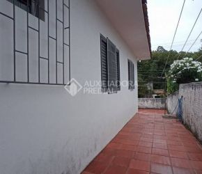 Casa no Bairro Trindade em Florianópolis com 4 Dormitórios (1 suíte) - 375175