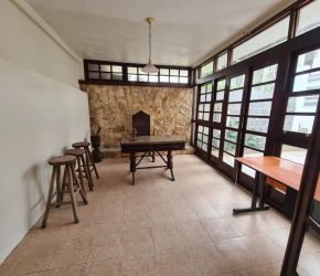 Casa no Bairro Trindade em Florianópolis com 6 Dormitórios (4 suítes) - C143