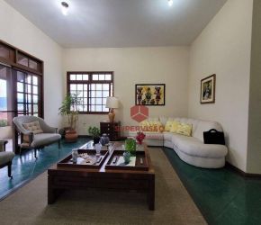 Casa no Bairro Trindade em Florianópolis com 4 Dormitórios (1 suíte) e 337 m² - CA1107