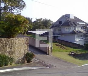 Terreno no Bairro Cacupé em Florianópolis com 686 m² - 4755