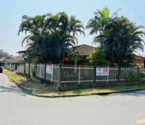 Casa no Bairro Barracão em Gaspar com 4 Dormitórios - 3205