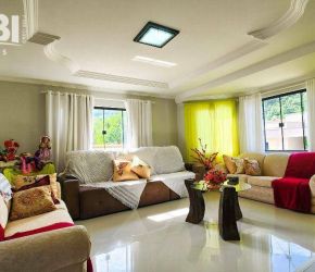 Casa no Bairro Bela Vista em Gaspar com 5 Dormitórios (1 suíte) e 269 m² - CA0616