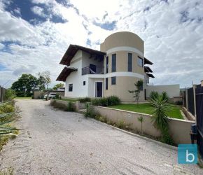 Casa no Bairro Coloninha em Gaspar com 3 Dormitórios (3 suítes) e 284 m² - CA0105