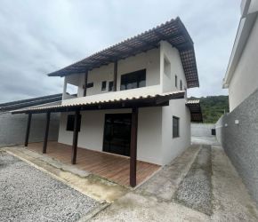 Casa no Bairro Figueira em Gaspar com 3 Dormitórios (1 suíte) e 248 m² - 4041314
