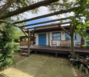 Casa em Imbituba com 2 Dormitórios (2 suítes) - 649073