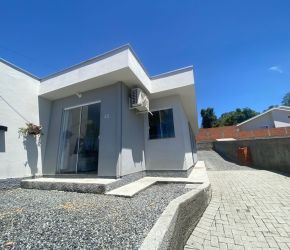 Casa no Bairro Arapongas em Indaial com 2 Dormitórios e 51.23 m² - 70213229