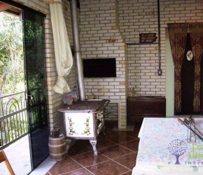 Casa no Bairro Carijós em Indaial com 3 Dormitórios (1 suíte) e 200 m² - CA0493