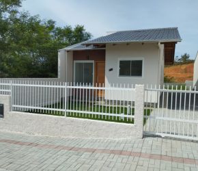 Casa no Bairro Ribeirão das Pedras em Indaial com 3 Dormitórios (1 suíte) e 61.98 m² - código074