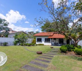 Casa no Bairro Centro em Indaial com 3 Dormitórios (1 suíte) - 2219