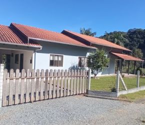 Casa no Bairro Encano em Indaial com 3 Dormitórios (1 suíte) - L00749