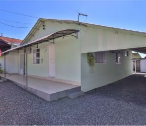 Casa no Bairro Estados em Indaial com 2 Dormitórios (1 suíte) e 100 m² - 590211006-136