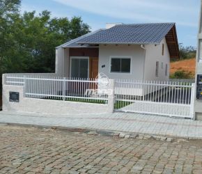 Casa no Bairro Ribeirão das Pedras em Indaial com 3 Dormitórios (1 suíte) - 8485