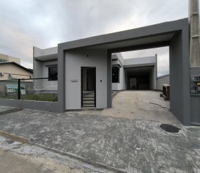 Casa no Bairro Ribeirão das Pedras em Indaial com 3 Dormitórios (1 suíte) - C448