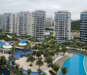 Apartamento no Bairro Praia Brava em Itajaí com 3 Dormitórios (3 suítes) e 151 m² - AP00432V